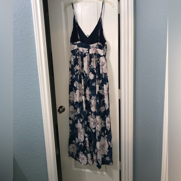 I’m With You Maxi Dress - Picture 3 of 5